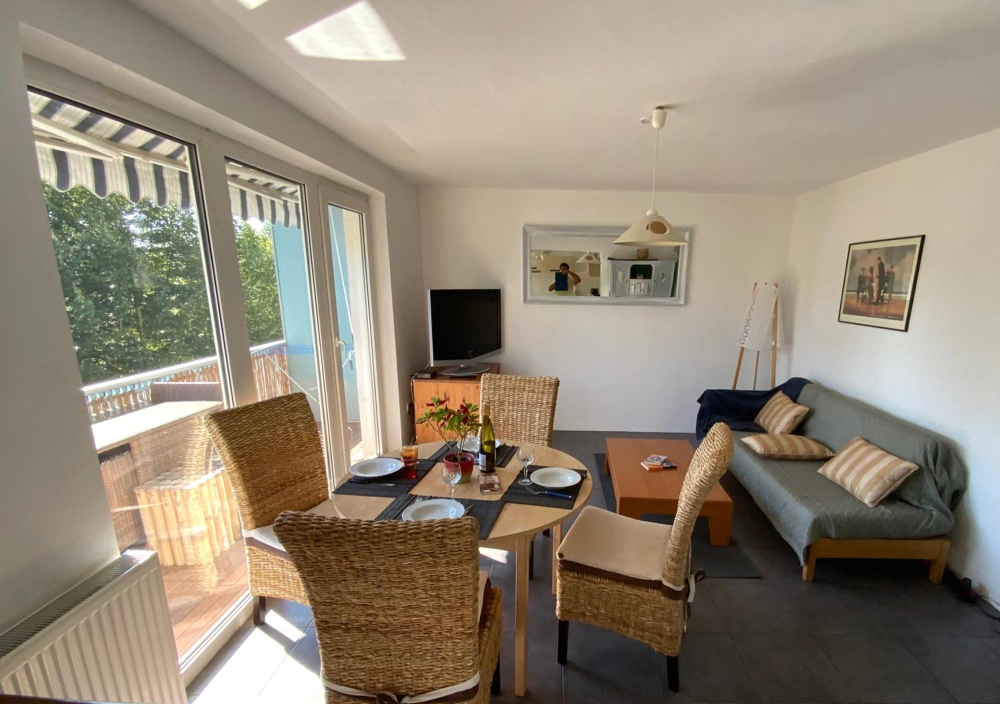 Luminous Apartment In Kehl Near Strasbourg, Conveniently Located Next To A Tram Stop With Direct Access To Strasbourg City Centre Екстериор снимка