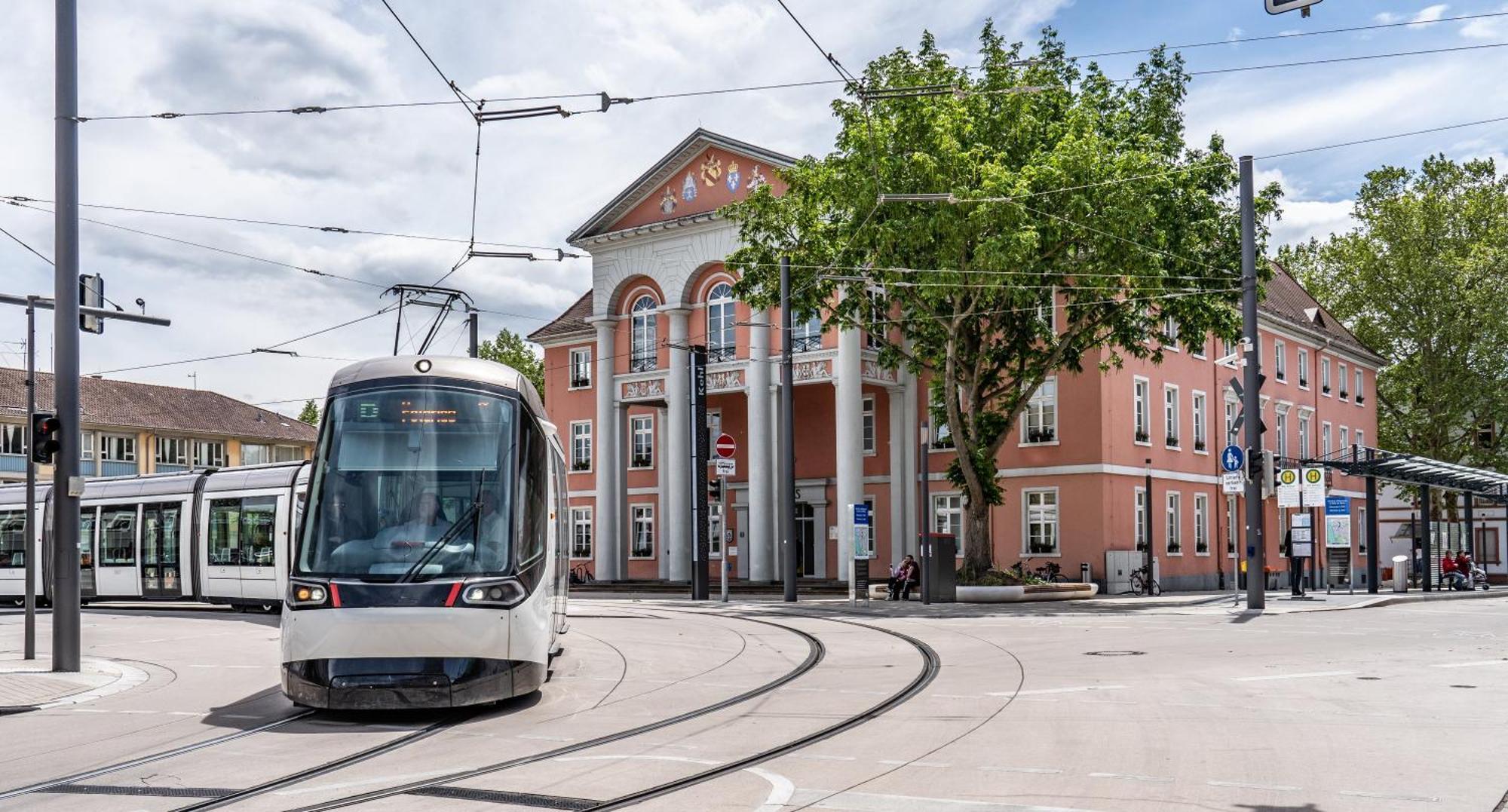 Luminous Apartment In Kehl Near Strasbourg, Conveniently Located Next To A Tram Stop With Direct Access To Strasbourg City Centre Екстериор снимка